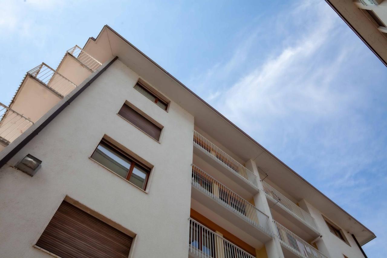 Attico Panoramico In Centro - Civetta Apartment Belluno Luaran gambar