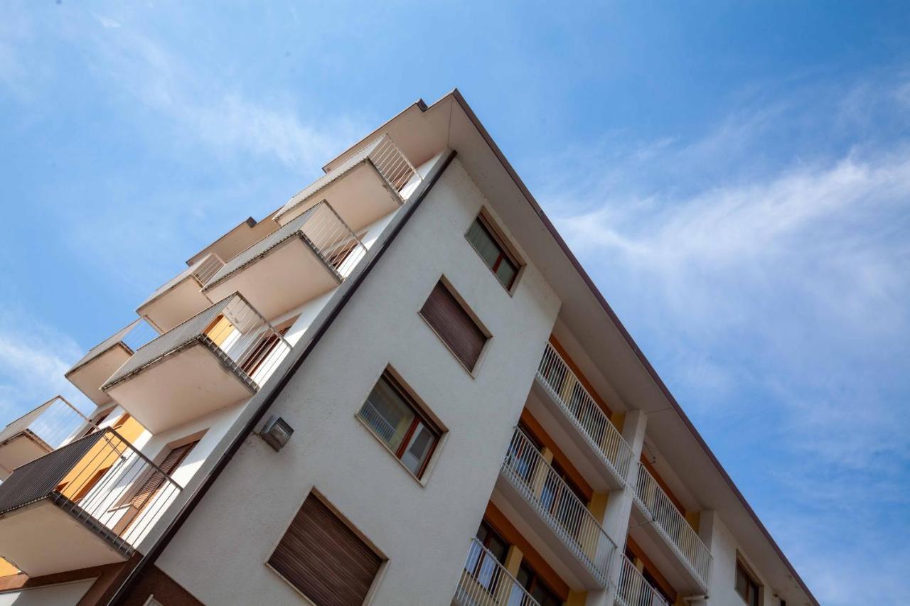 Attico Panoramico In Centro - Civetta Apartment Belluno Luaran gambar