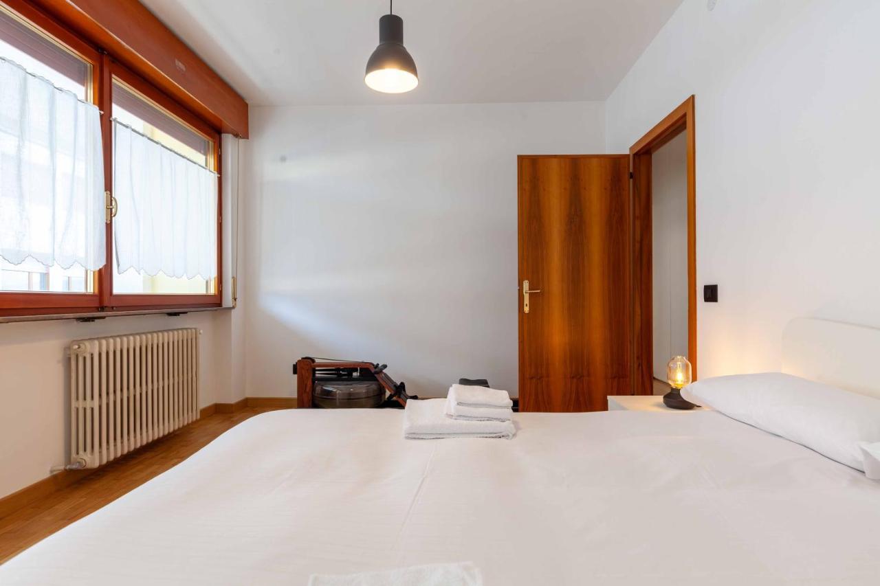 Attico Panoramico In Centro - Civetta Apartment Belluno Luaran gambar
